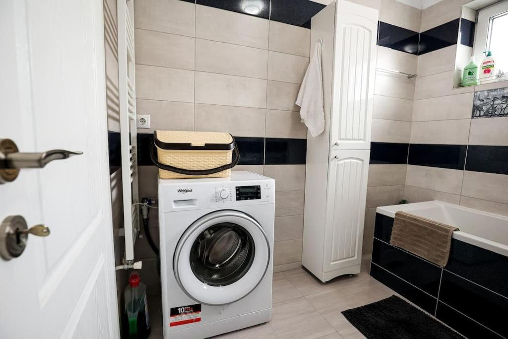 Modern Condo With Parking, Sibiu Luaran gambar